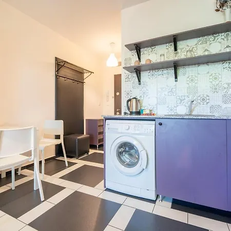 Spacious In The Heart Of Studentski Grad Апартаменты *