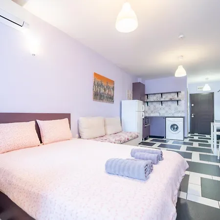 Spacious In The Heart Of Studentski Grad Апартаменты