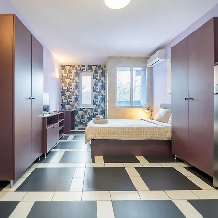 Апартаменты Spacious In The Heart Of Studentski Grad