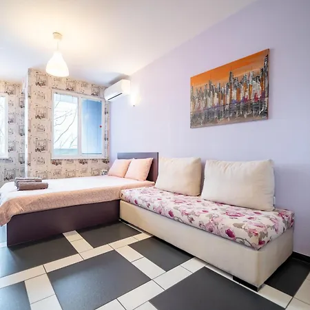 Spacious In The Heart Of Studentski Grad شقة *