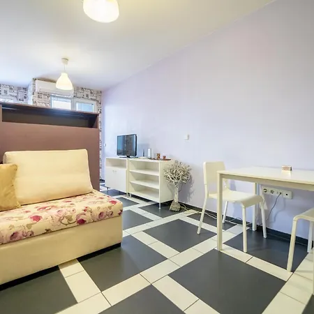 Spacious In The Heart Of Studentski Grad Lejlighed
